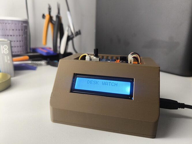 2_desk_watch_front